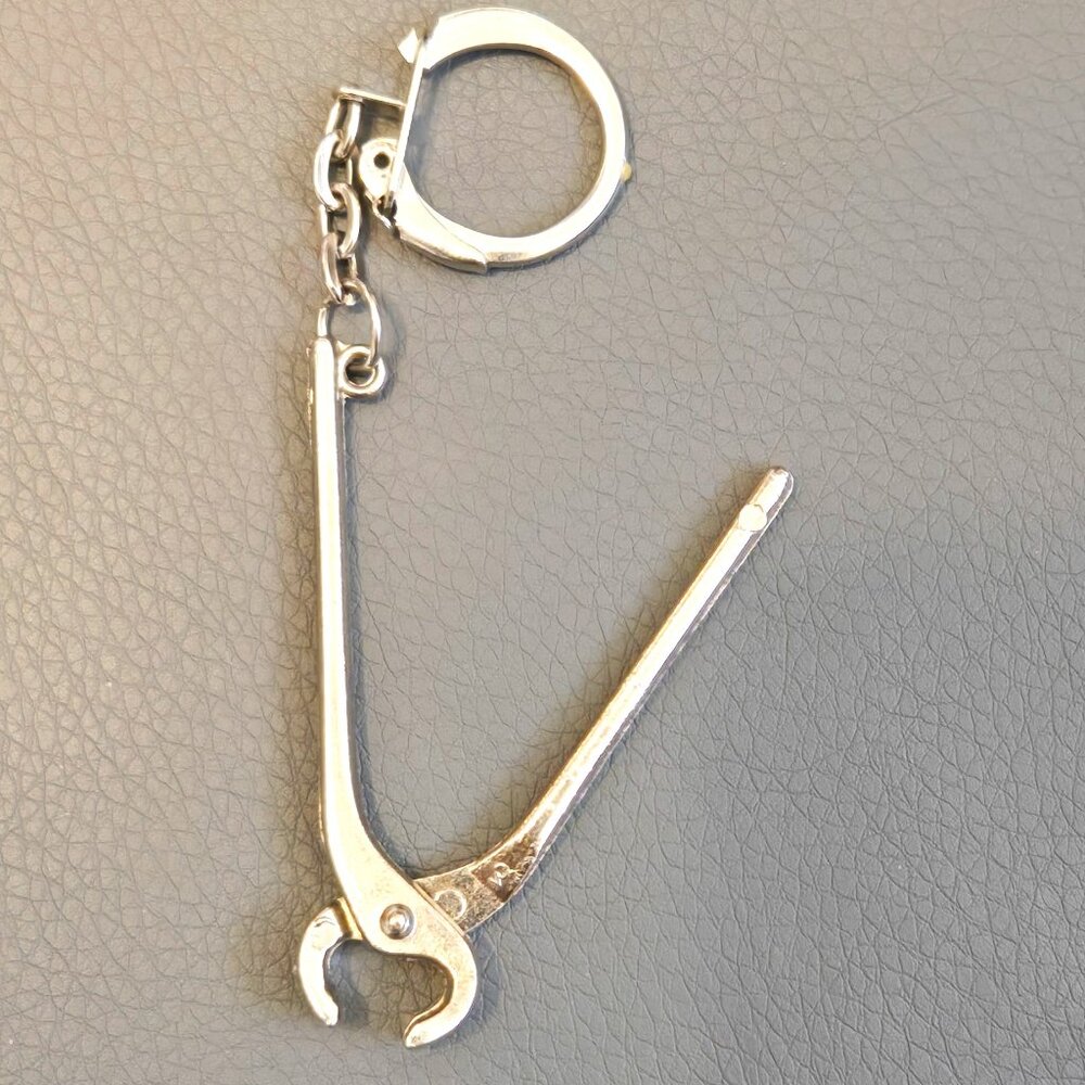 Vintage Metal Pliers Keychain